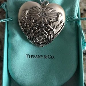 SOLD!  Tiffany & Co Ziegfeld Daisy Locket